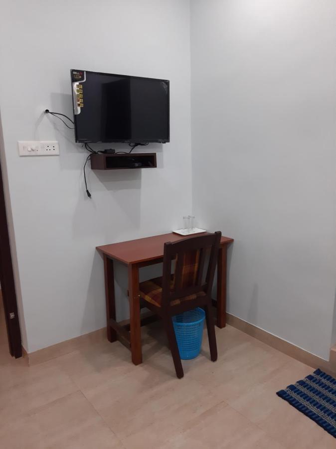 Madaparambil Residency Alwaye 外观 照片