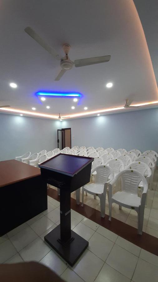 Madaparambil Residency Alwaye 外观 照片