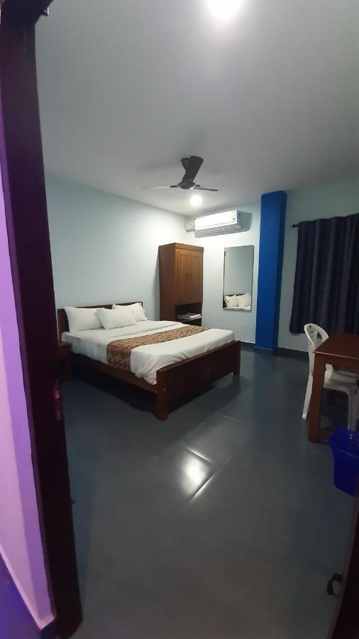 Madaparambil Residency Alwaye 外观 照片