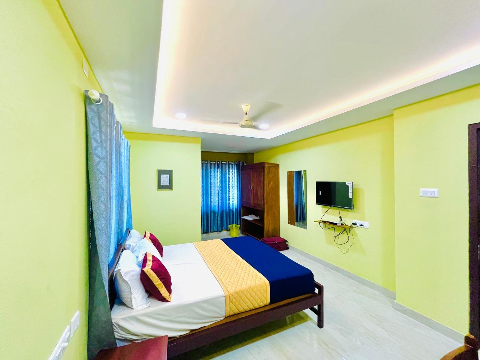 Madaparambil Residency Alwaye 外观 照片